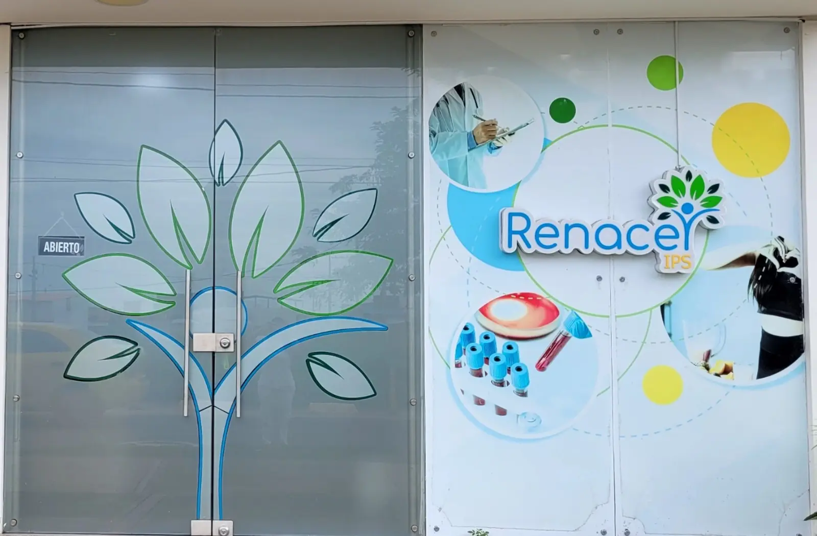 Entrada real de la sede Renacer IPS