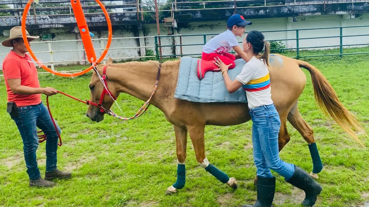 Actividad real de hipoterapia de Renacer